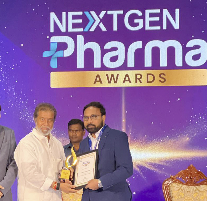Shri Damodar Raja Narasimha bestows, ‘Best HR Consulting Partner’ - Pharma Industry, on Verch Consulting!